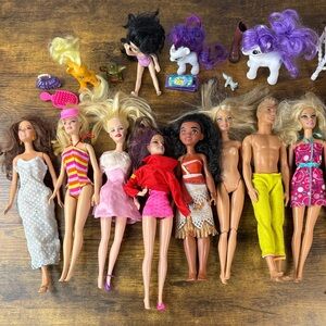 Vintage Collection Of 10 Barbie Dolls & Miscellaneous Accessories & Clothes